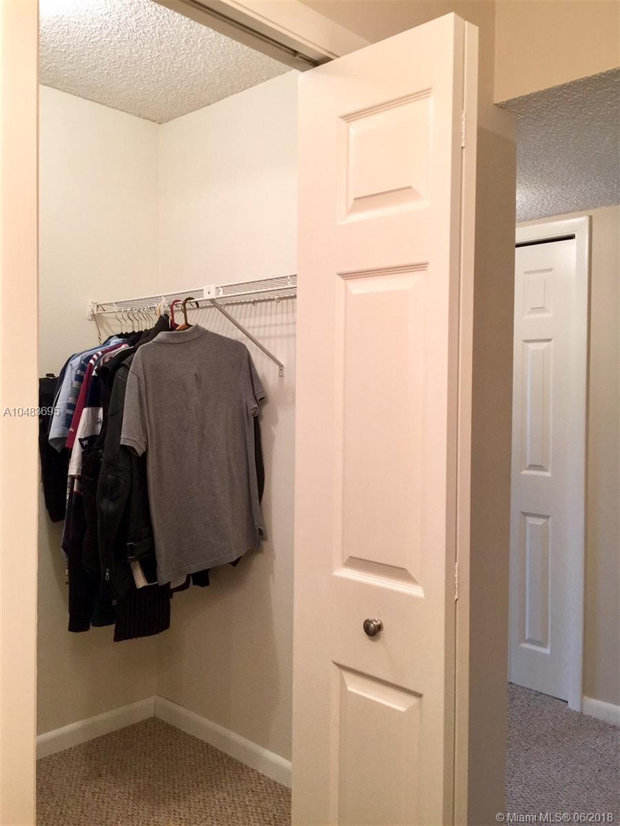 RACQUET CLUB APTS - Residential