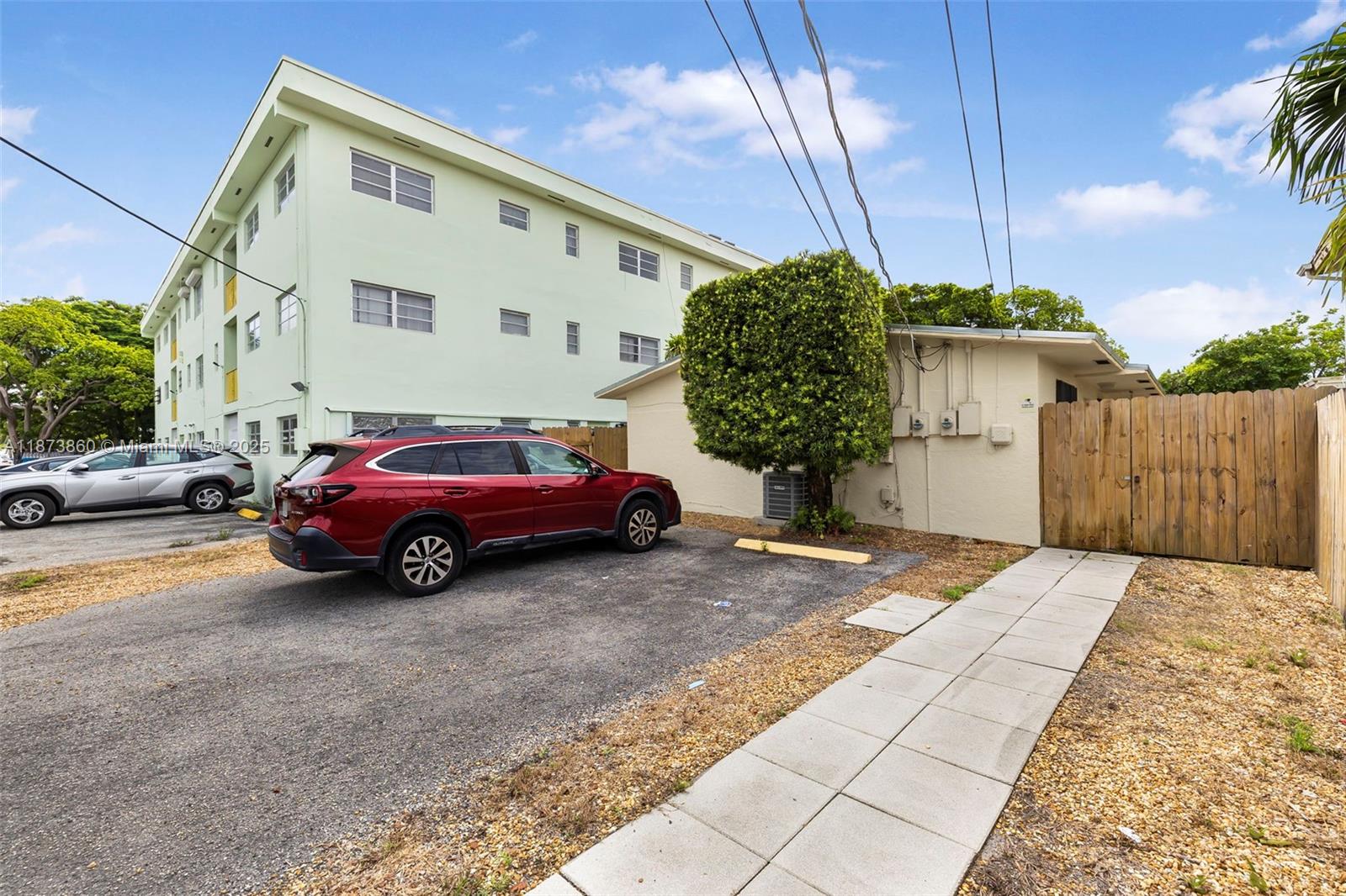 HOLLYWOOD SOUTH SIDE ADD - Residential Income