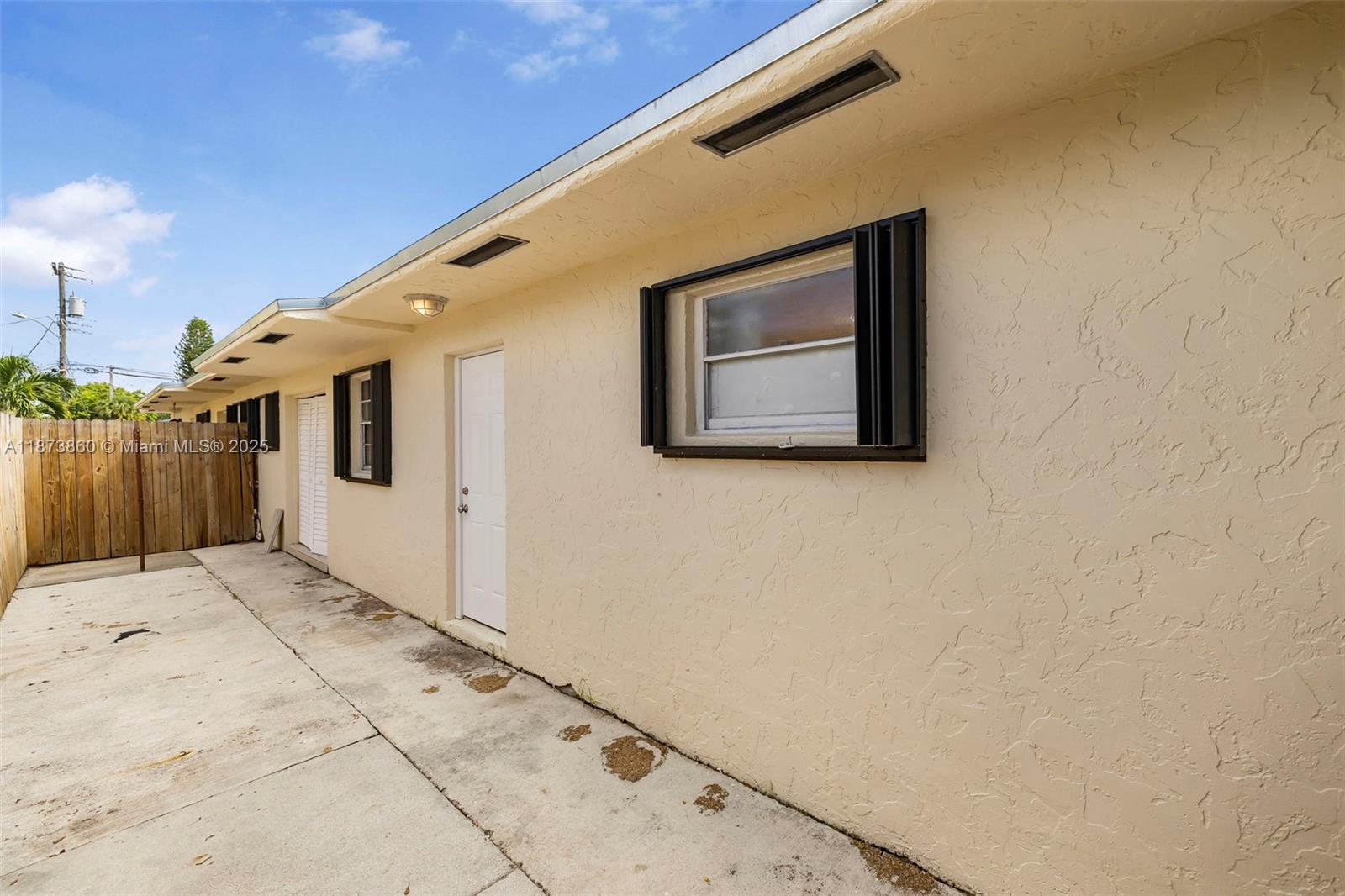 HOLLYWOOD SOUTH SIDE ADD - Residential Income