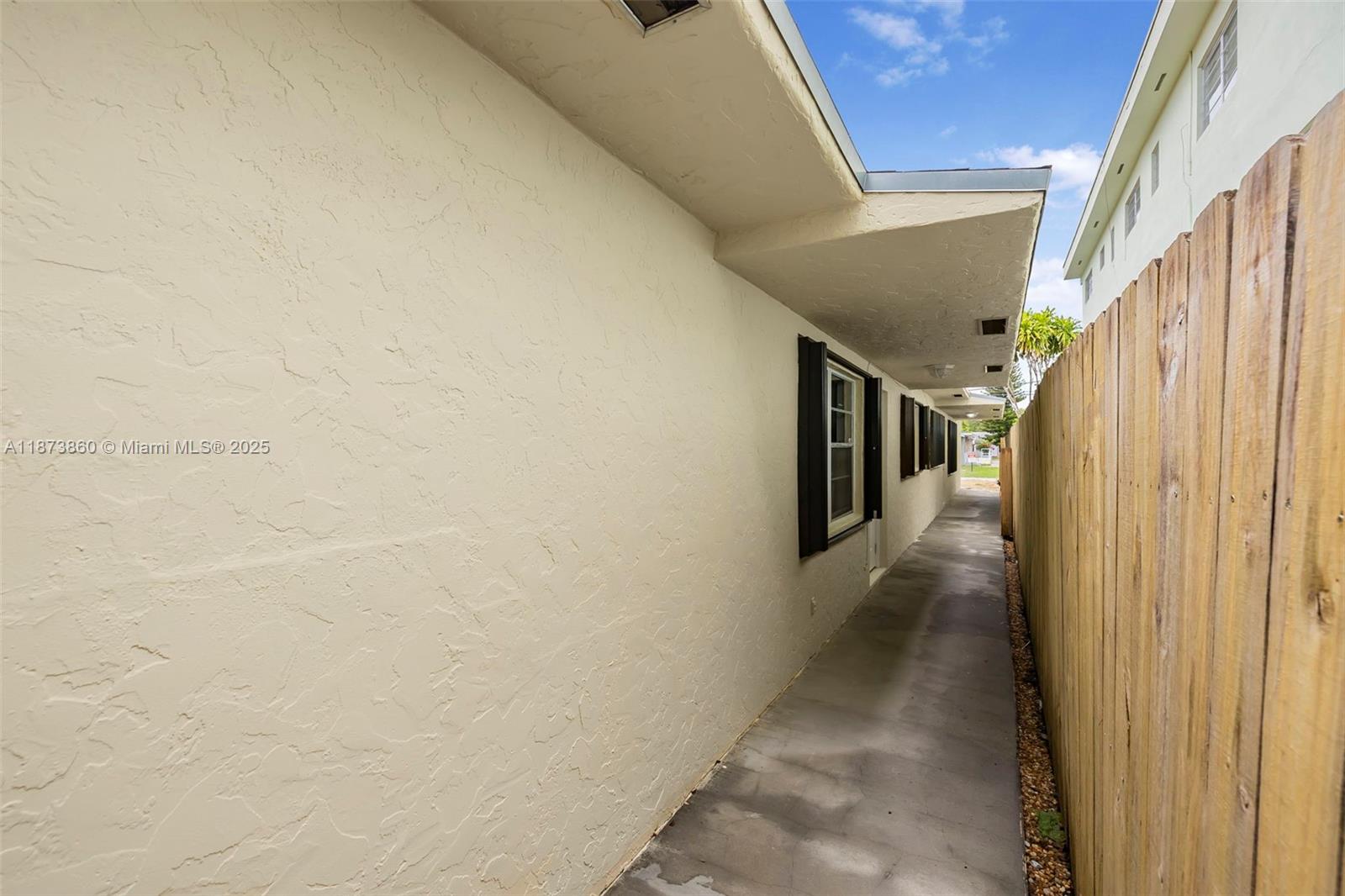 HOLLYWOOD SOUTH SIDE ADD - Residential Income