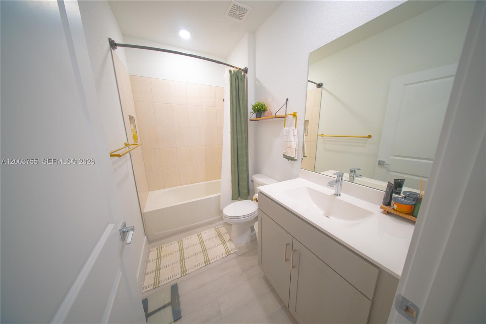 MERRICK SQUARE - Residential