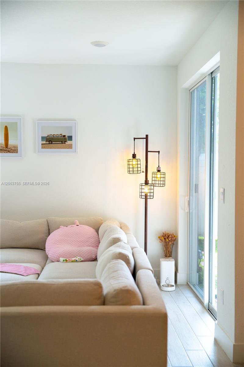 MERRICK SQUARE - Residential