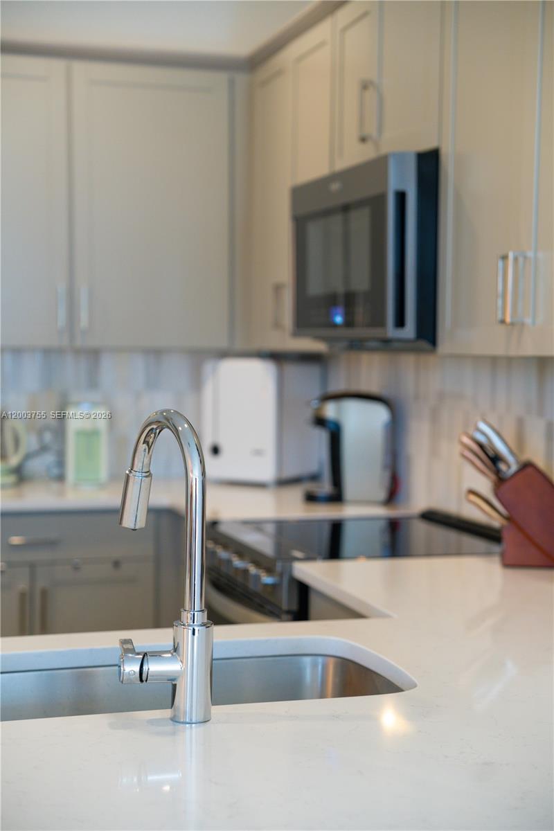 MERRICK SQUARE - Residential