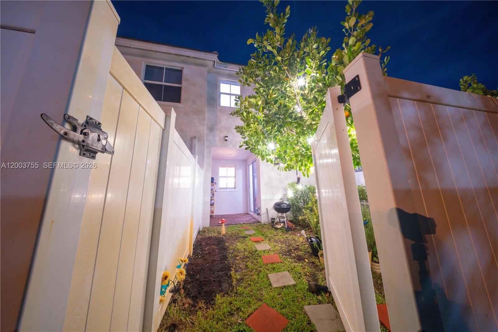 MERRICK SQUARE - Residential