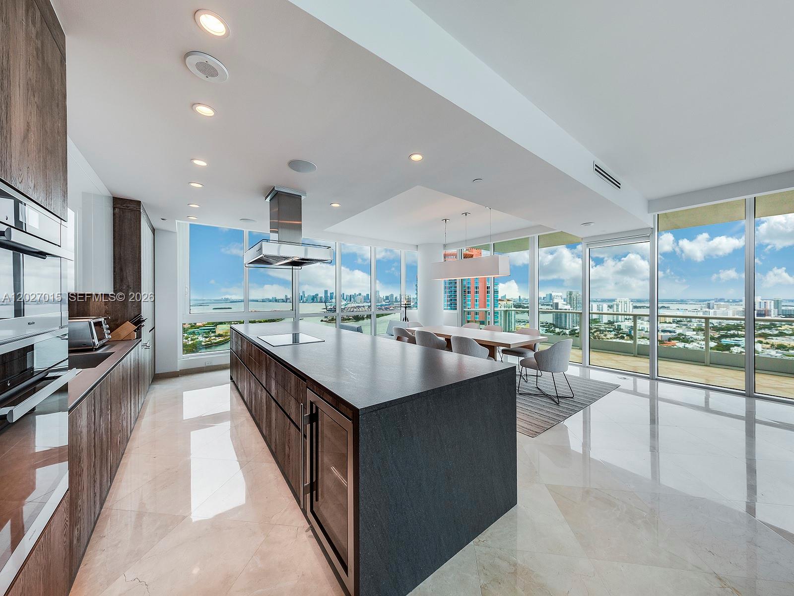 100 S Pointe Dr 3407