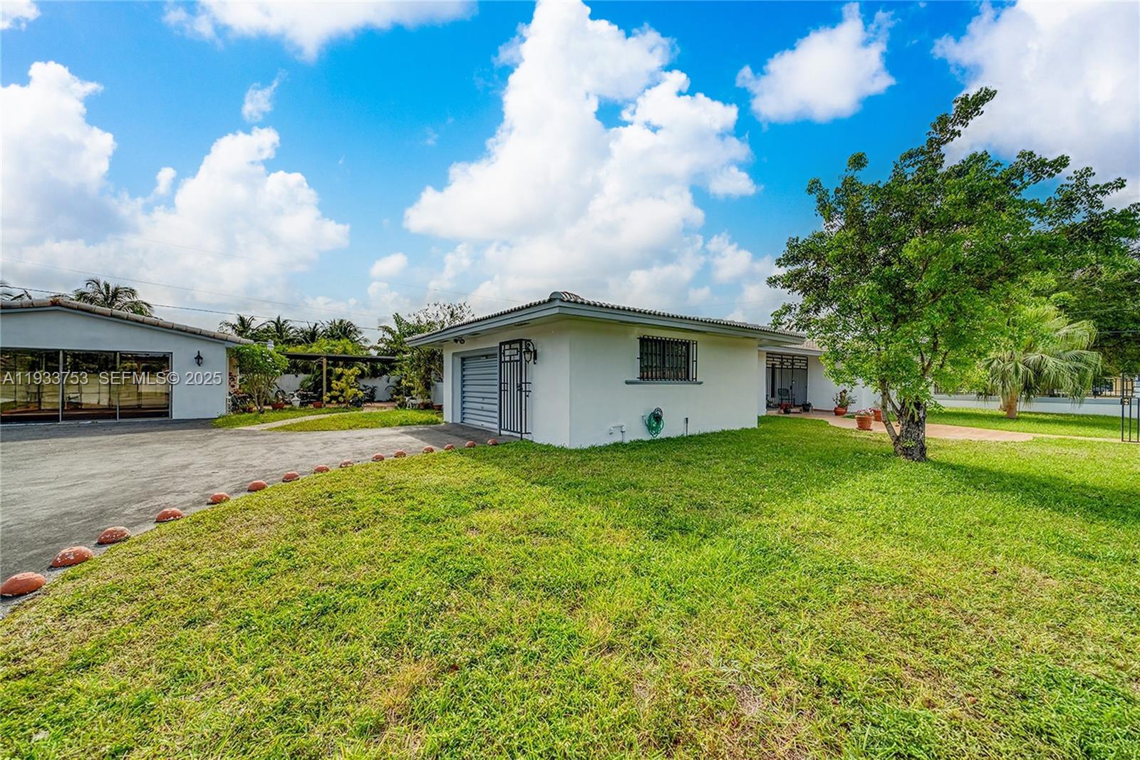 INTAG GARDENS - Residential