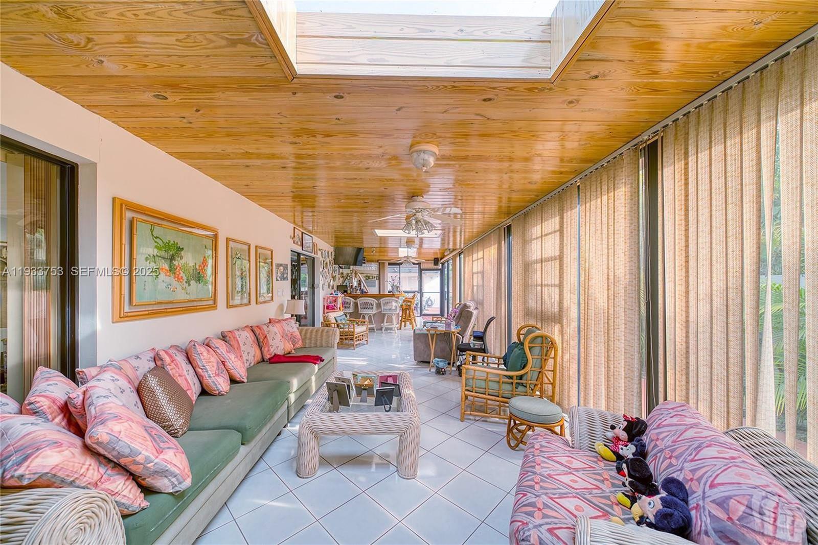 INTAG GARDENS - Residential