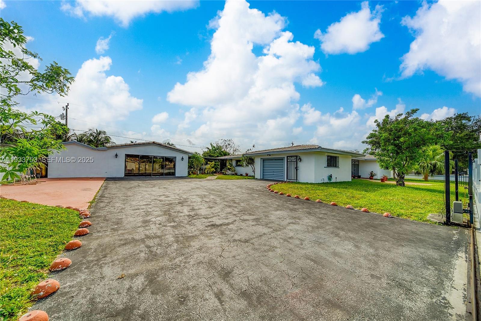 INTAG GARDENS - Residential