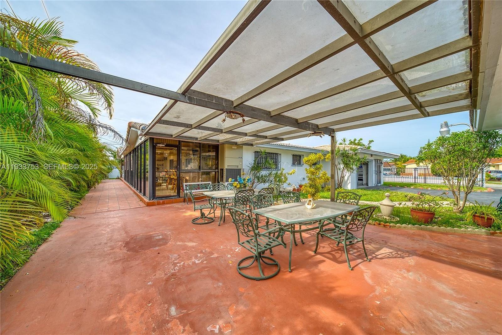 INTAG GARDENS - Residential