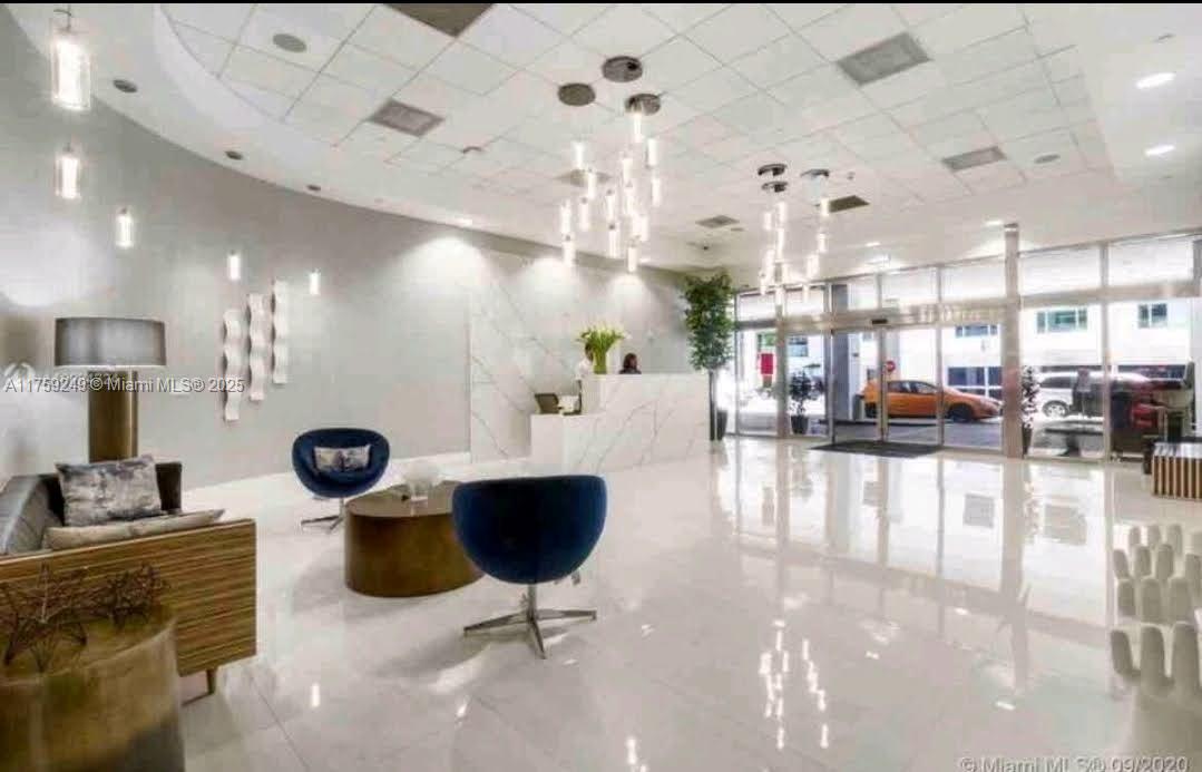 THE CLUB AT BRICKELL BAY - Residential