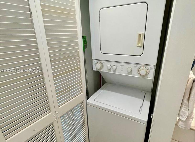 THE CLUB AT BRICKELL BAY - Residential