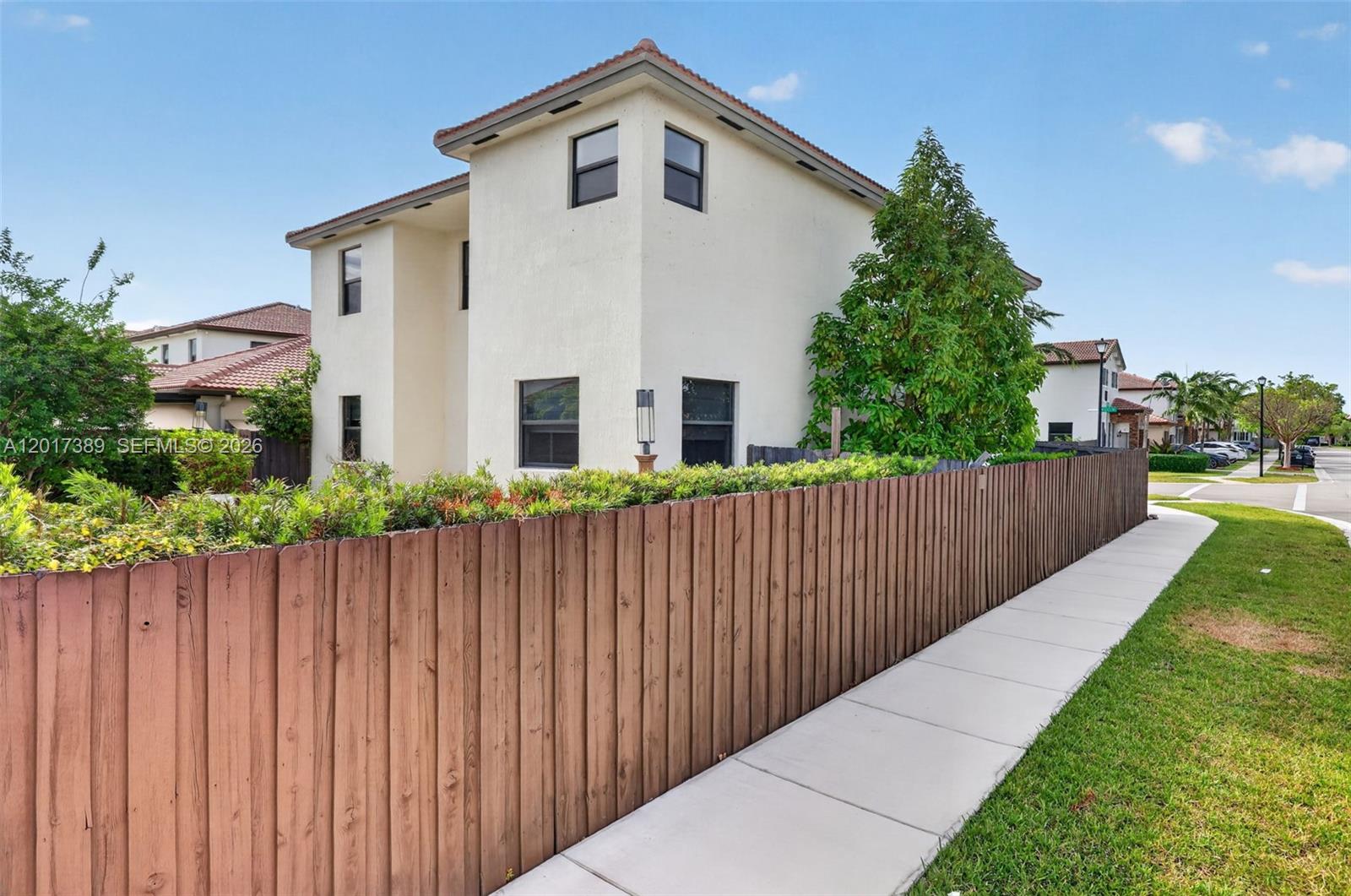 SILVER PALM WEST - Residential
