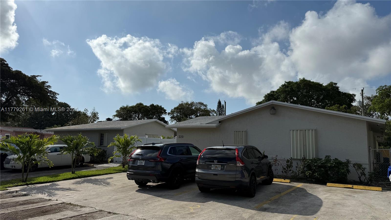 216 NW 12th St