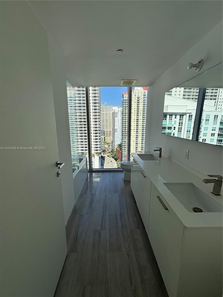 BRICKELLHOUSE CONDO - Residential Lease