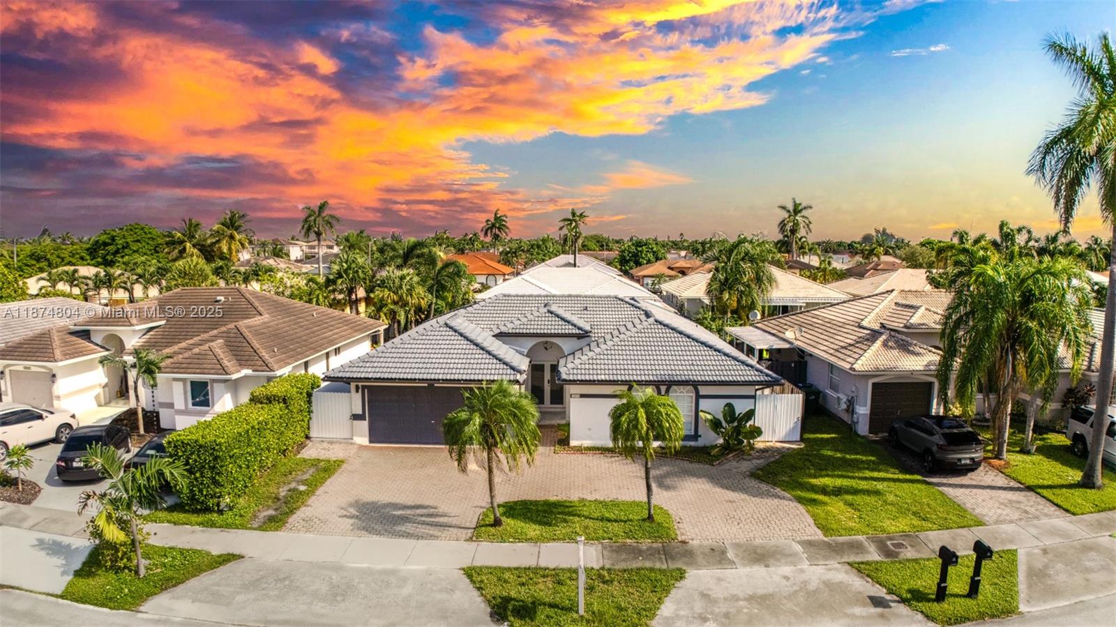 KENDALL FAMILY ESTATES PH - Residential