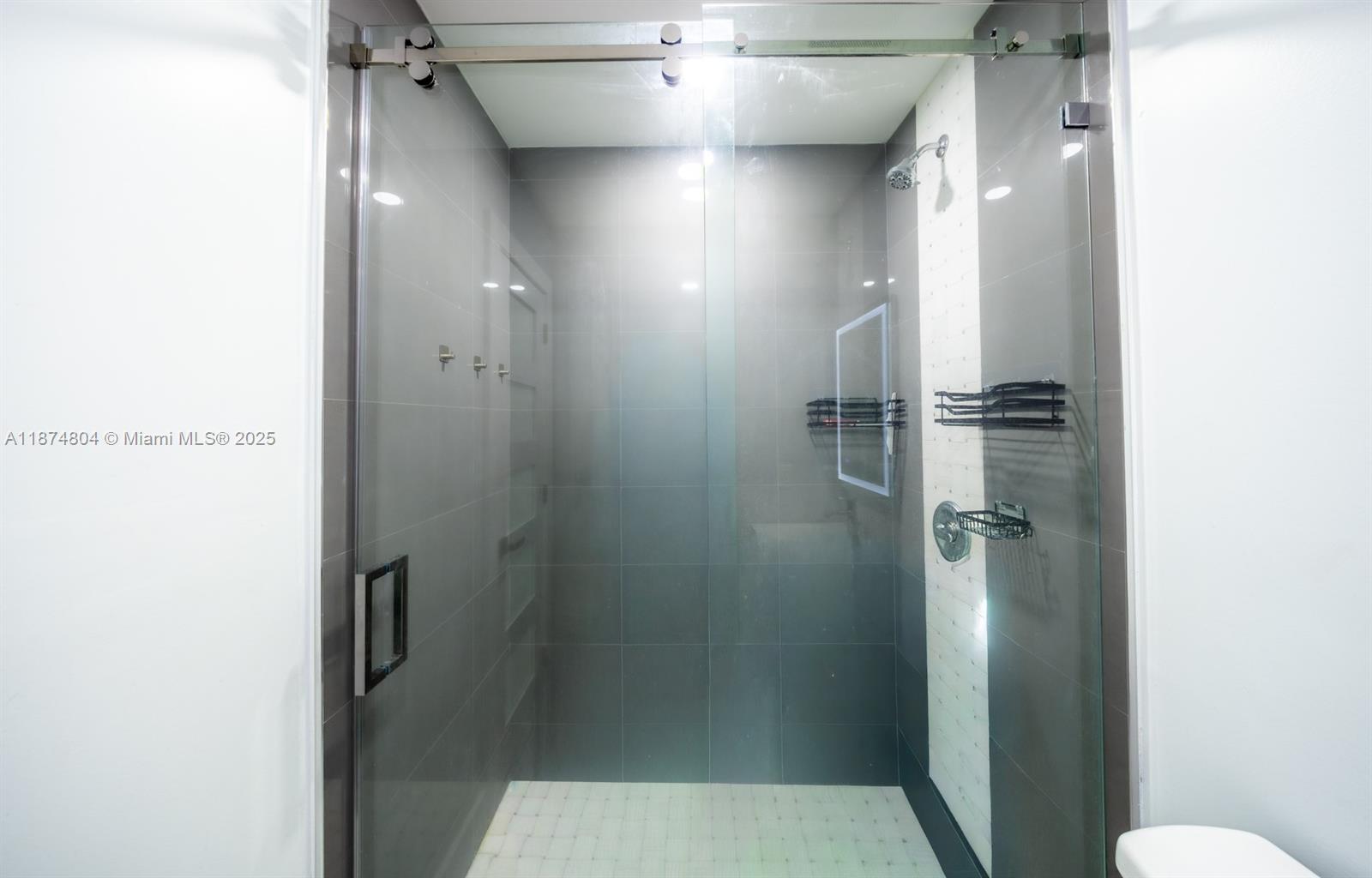 KENDALL FAMILY ESTATES PH - Residential