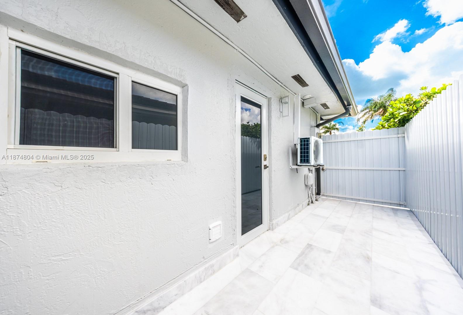 KENDALL FAMILY ESTATES PH - Residential