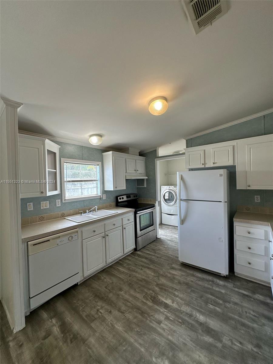 WATERGATE MOBILE HOME EST - Residential Lease