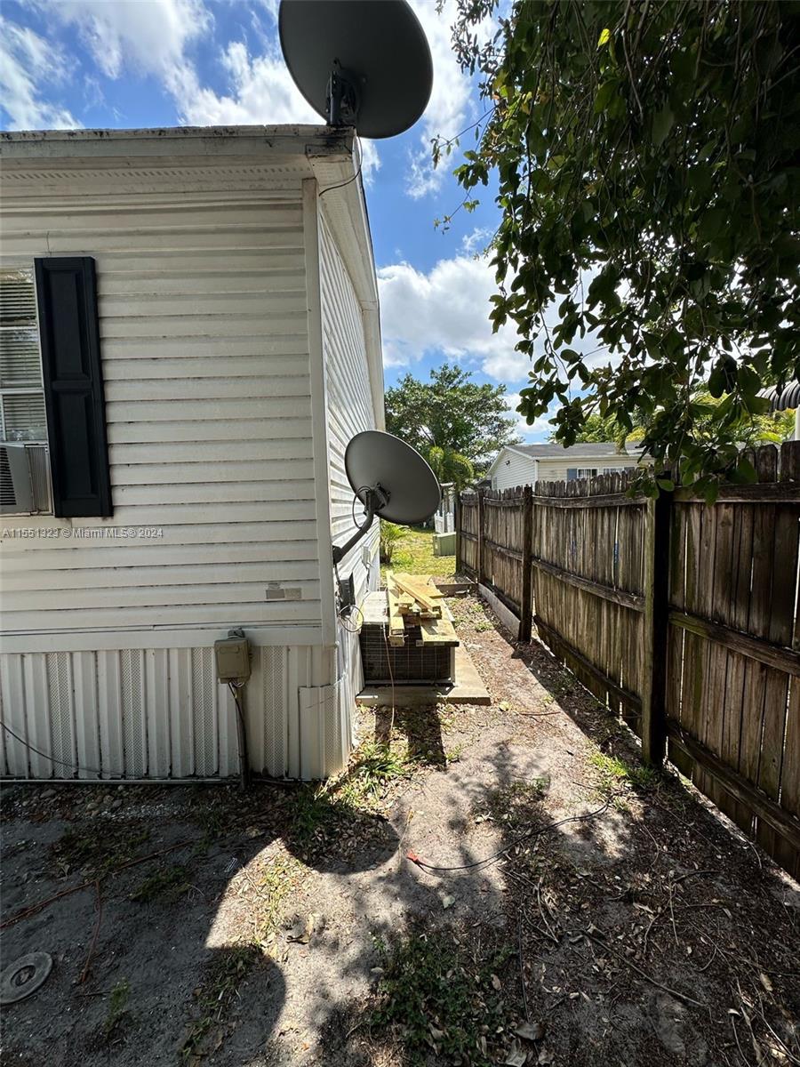 WATERGATE MOBILE HOME EST - Residential Lease