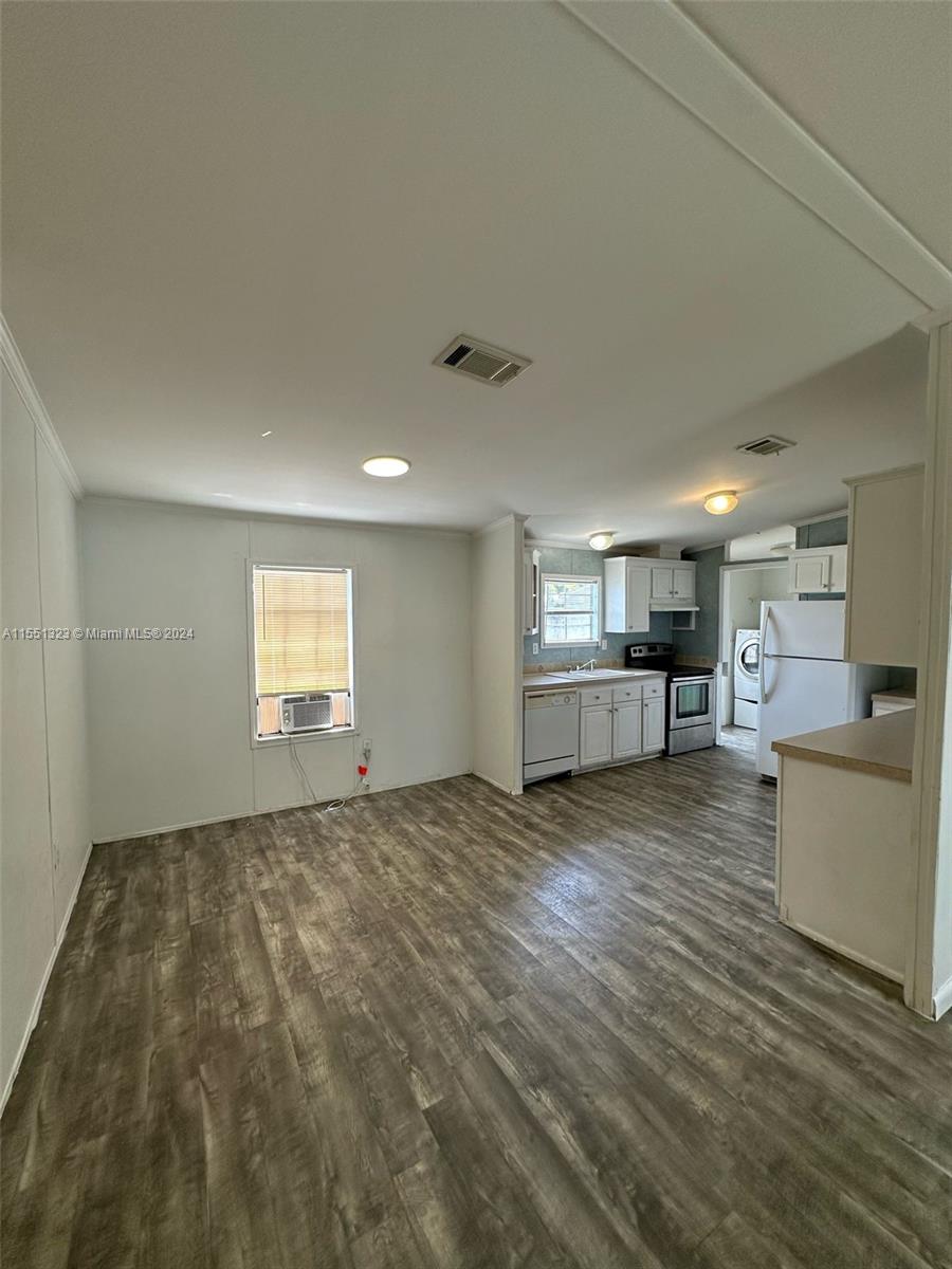 WATERGATE MOBILE HOME EST - Residential Lease