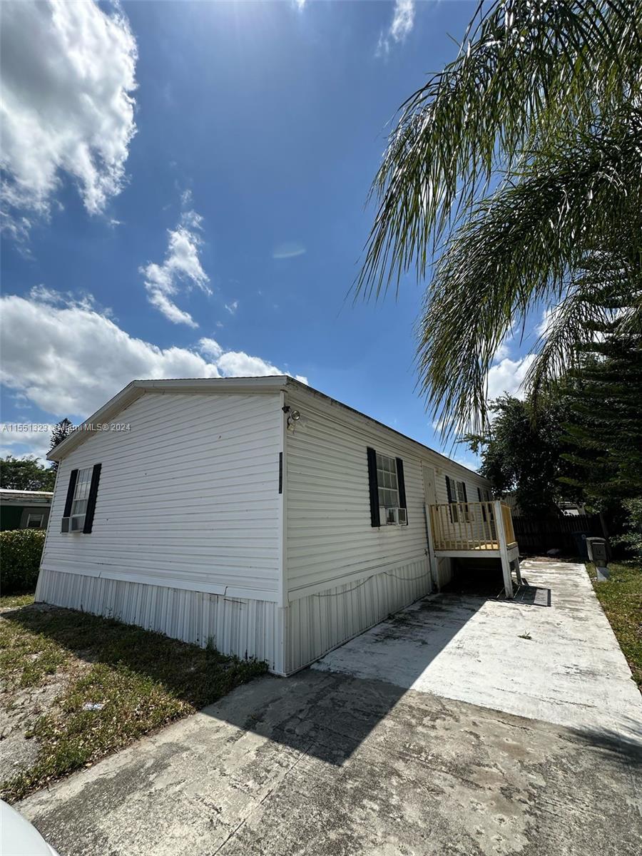 WATERGATE MOBILE HOME EST - Residential Lease