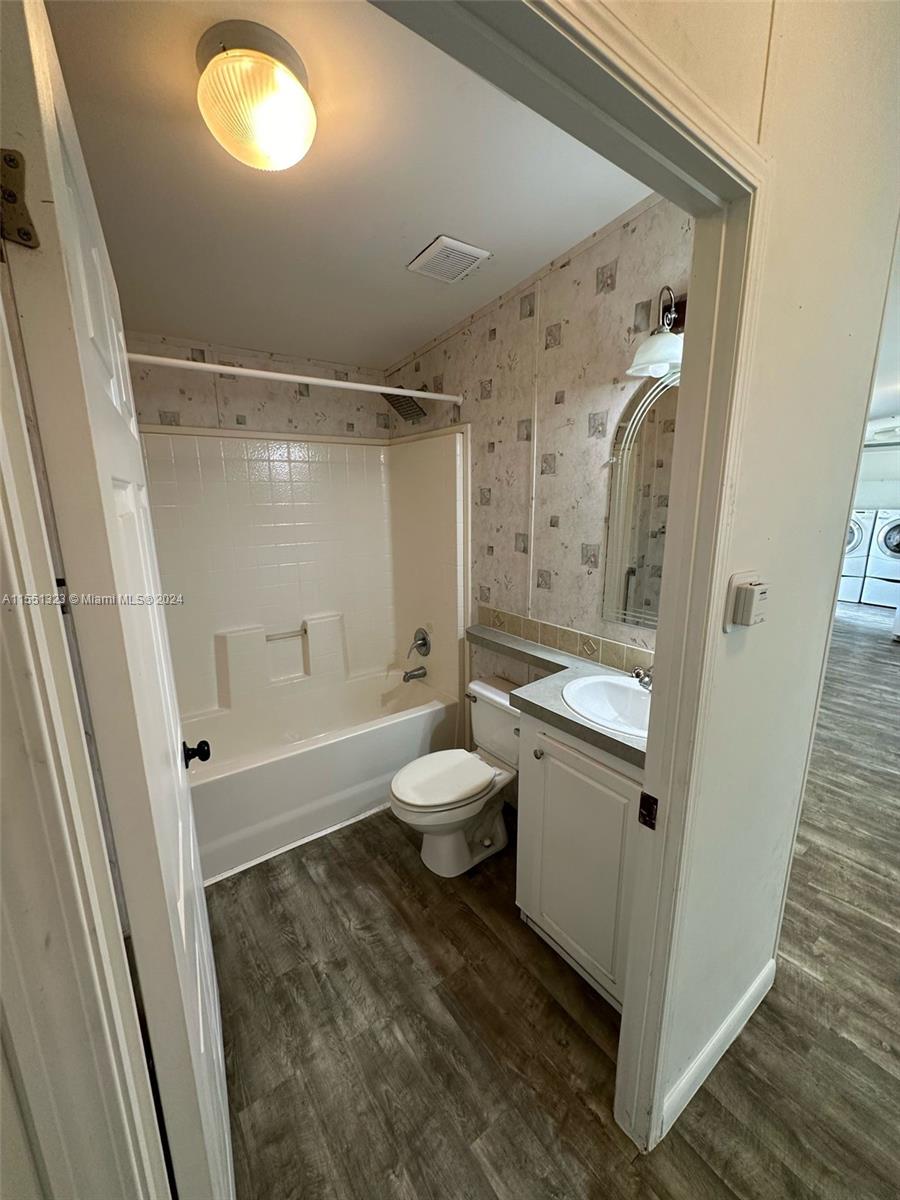 WATERGATE MOBILE HOME EST - Residential Lease