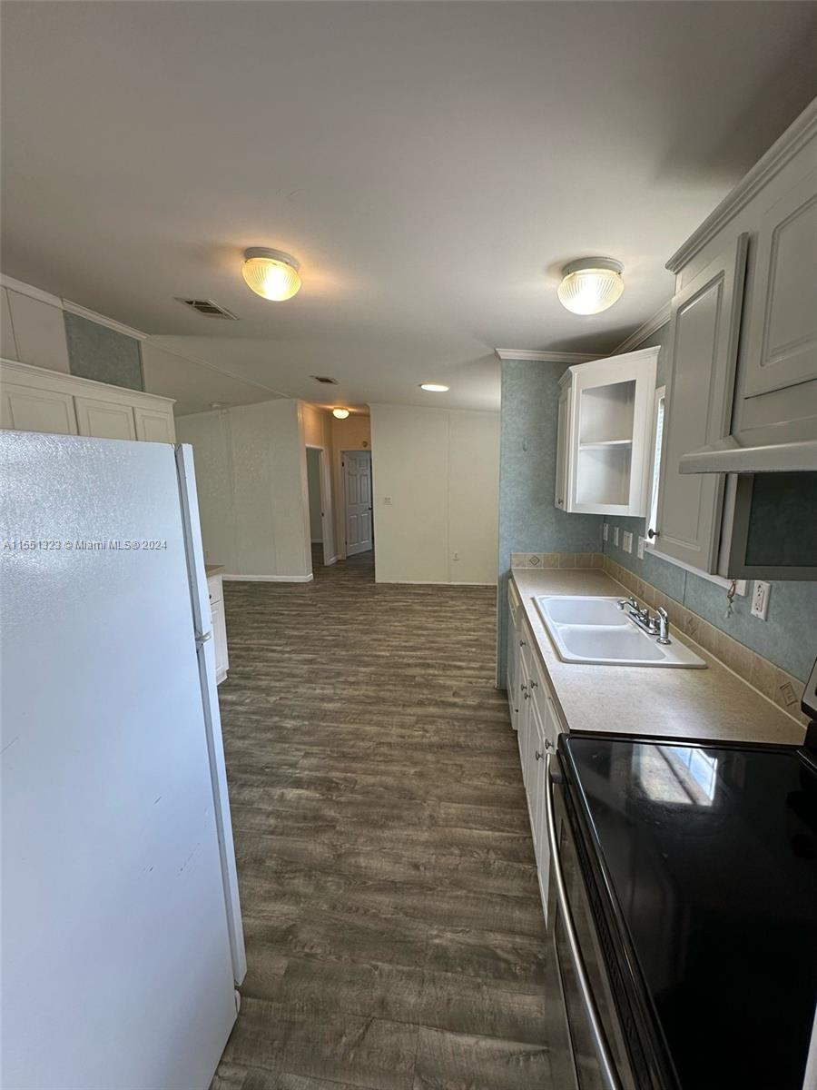 WATERGATE MOBILE HOME EST - Residential Lease