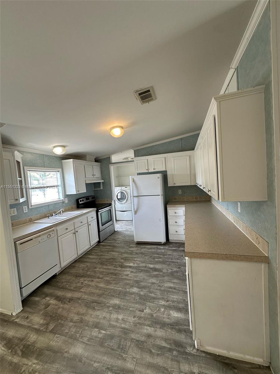 WATERGATE MOBILE HOME EST - Residential Lease