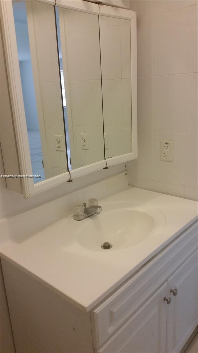 SUTTON HOUSE CONDO - Residential