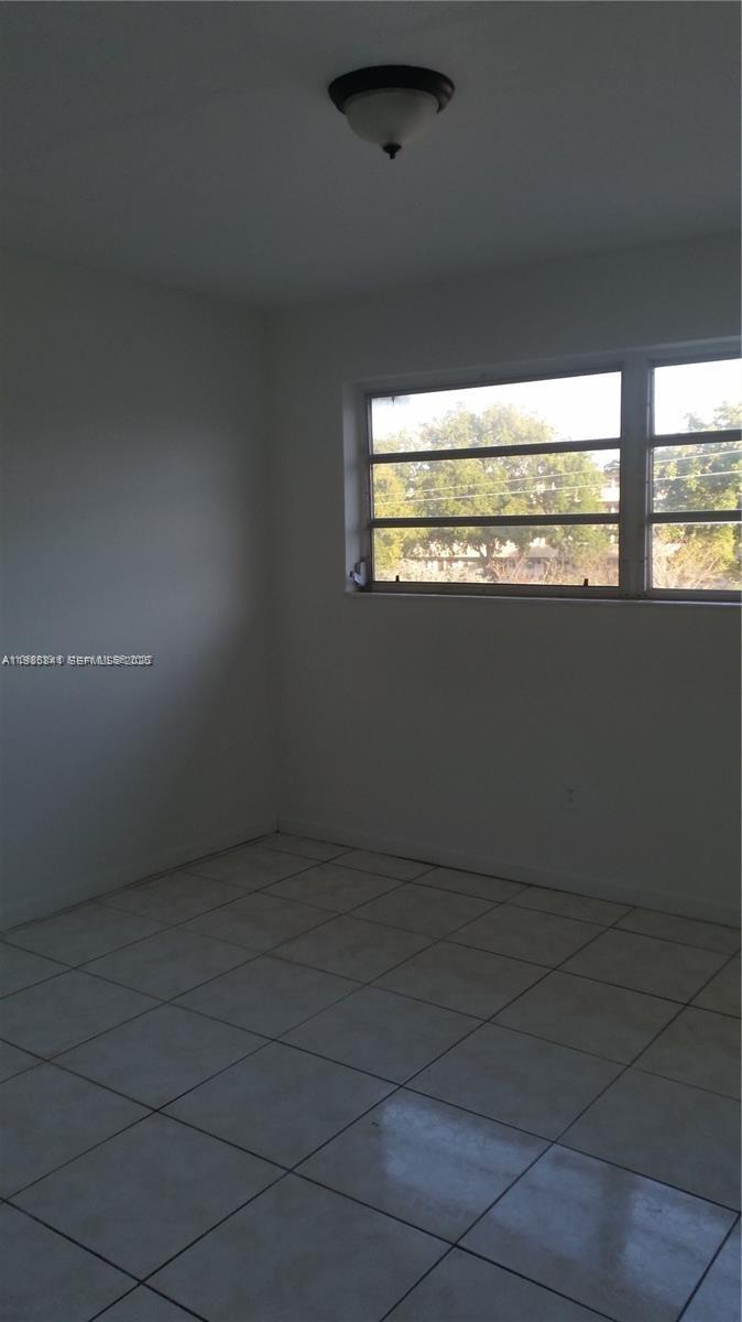 SUTTON HOUSE CONDO - Residential