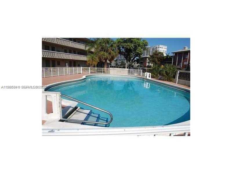 SUTTON HOUSE CONDO - Residential