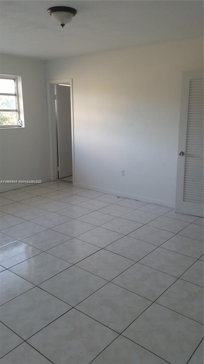 SUTTON HOUSE CONDO - Residential