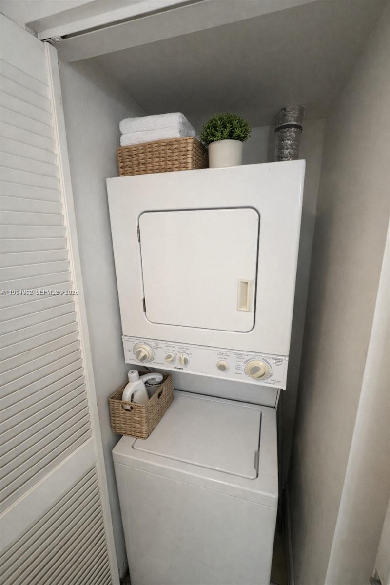 CAMBRIDGE AT CENTURY VILL - Residential Lease