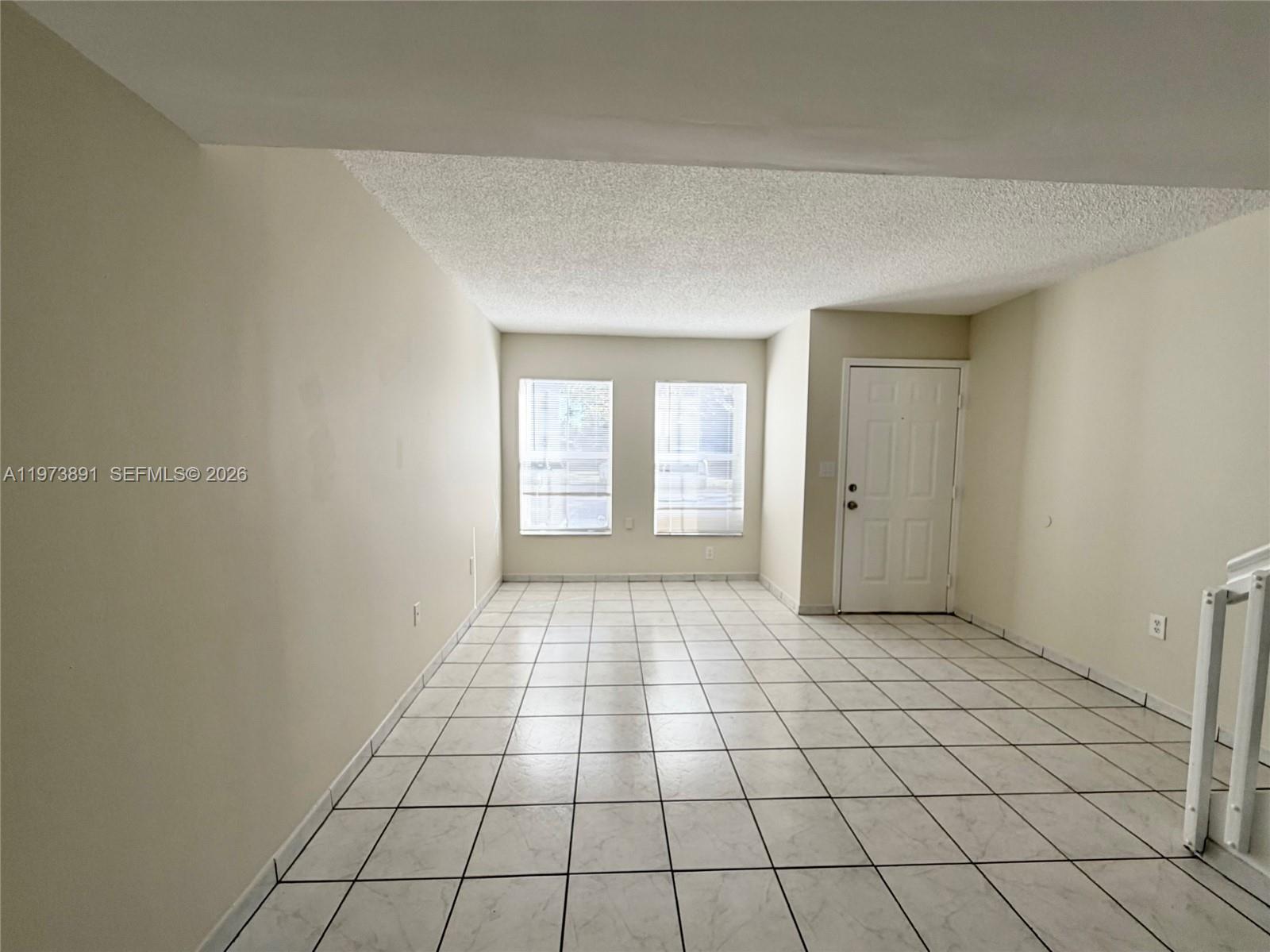 THE OAKVIEW CONDO NO 5 - Residential Lease