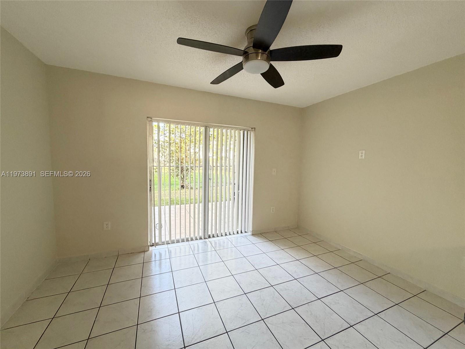 THE OAKVIEW CONDO NO 5 - Residential Lease