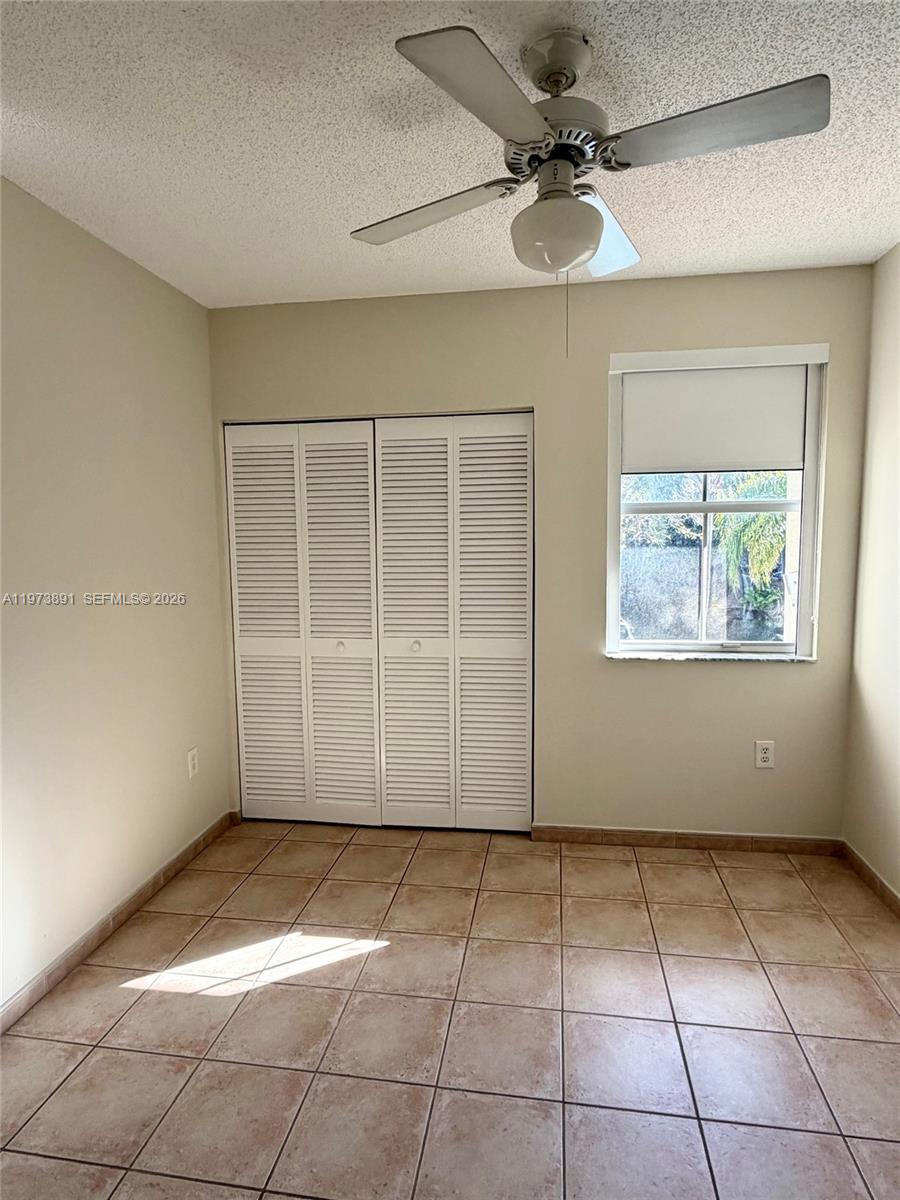 THE OAKVIEW CONDO NO 5 - Residential Lease