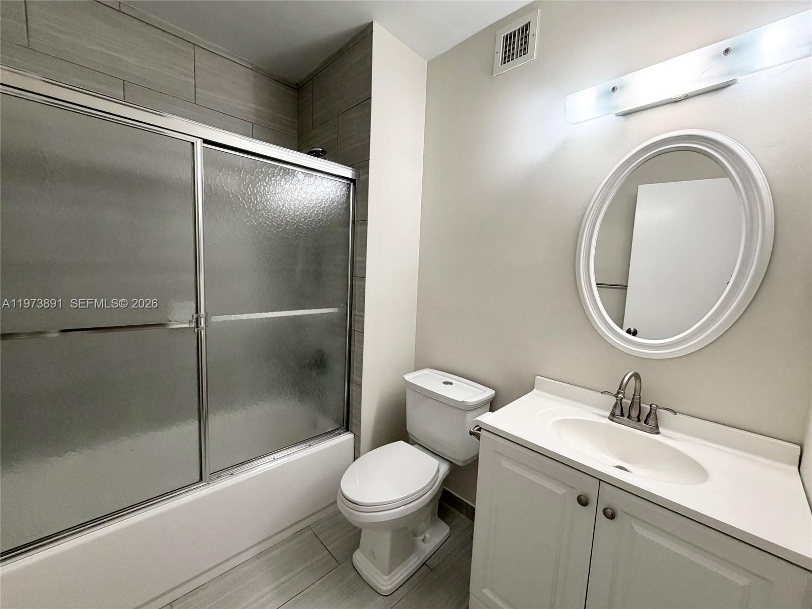 THE OAKVIEW CONDO NO 5 - Residential Lease