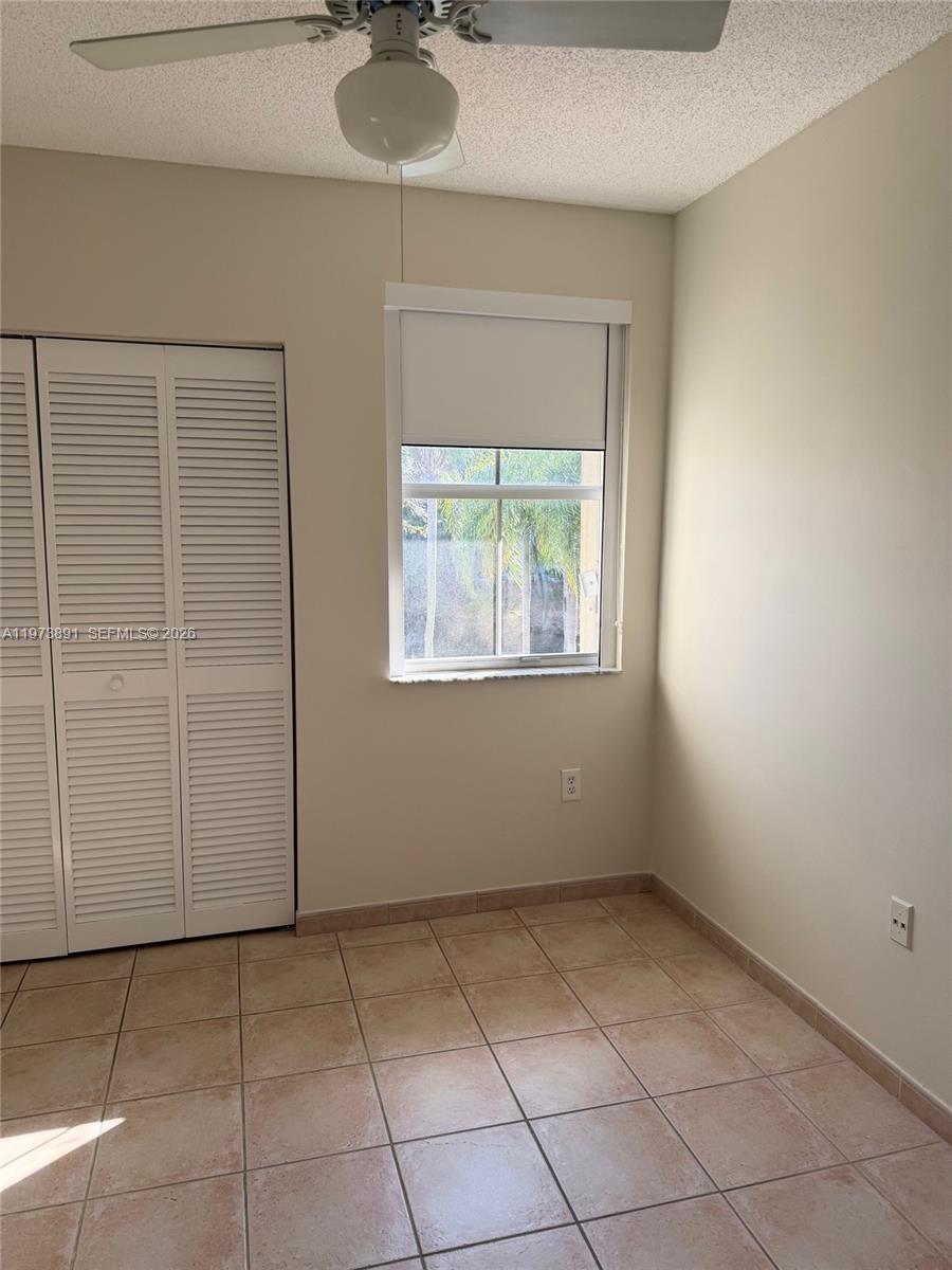 THE OAKVIEW CONDO NO 5 - Residential Lease