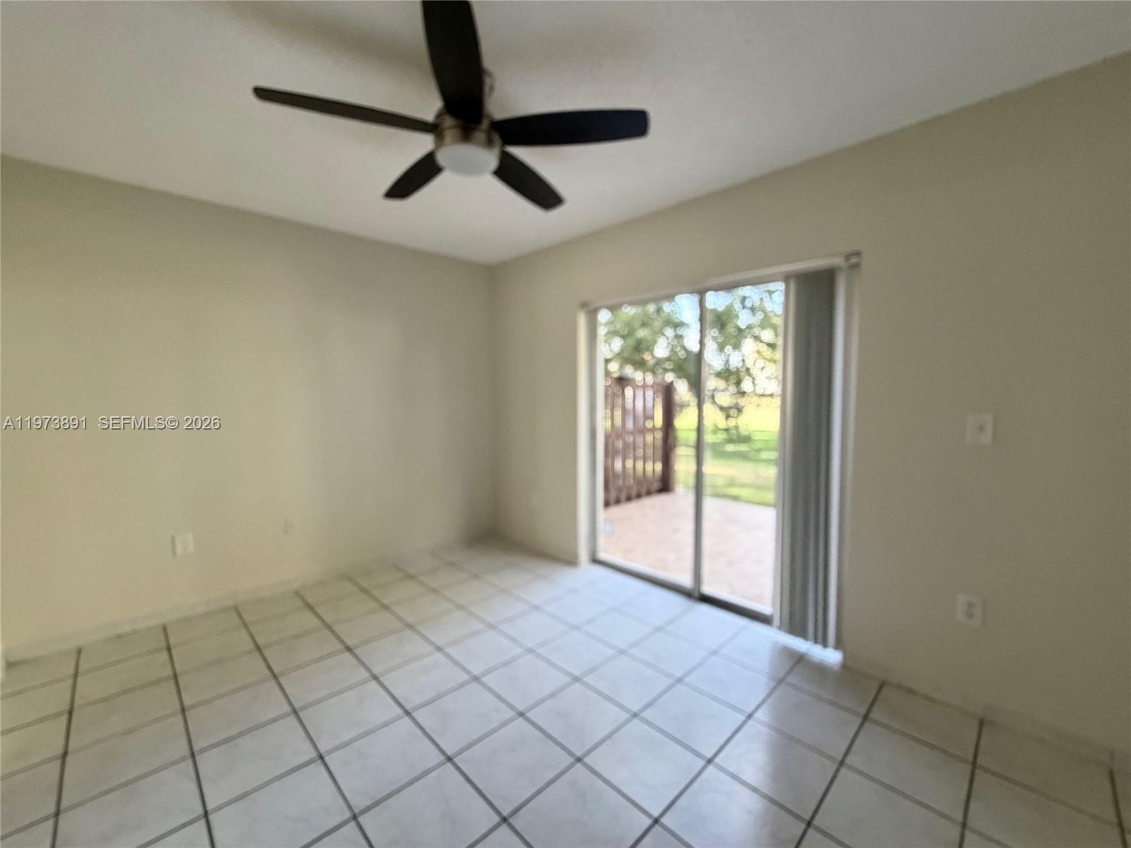 THE OAKVIEW CONDO NO 5 - Residential Lease