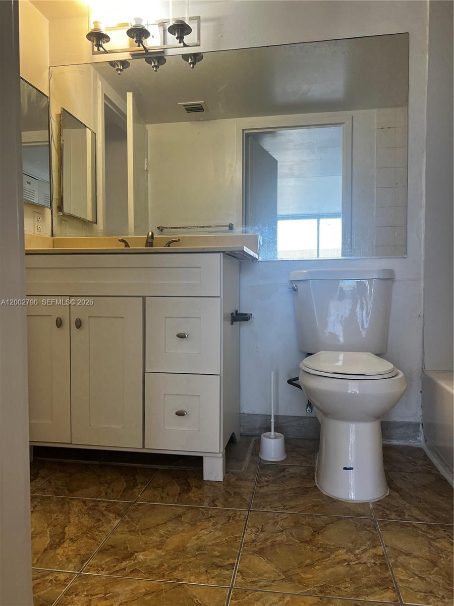 THE GRANDVIEW PALACE COND - Residential Lease