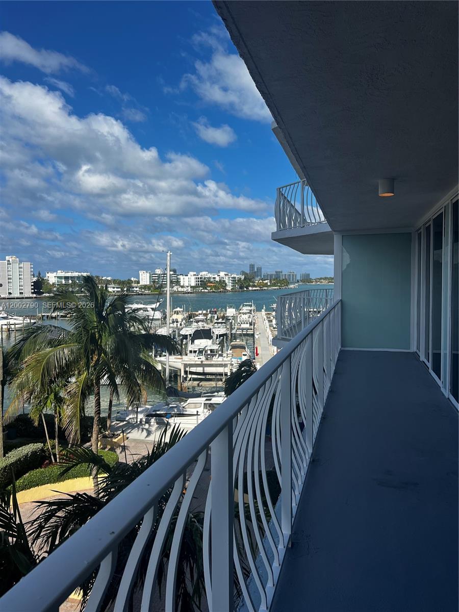 THE GRANDVIEW PALACE COND - Residential Lease