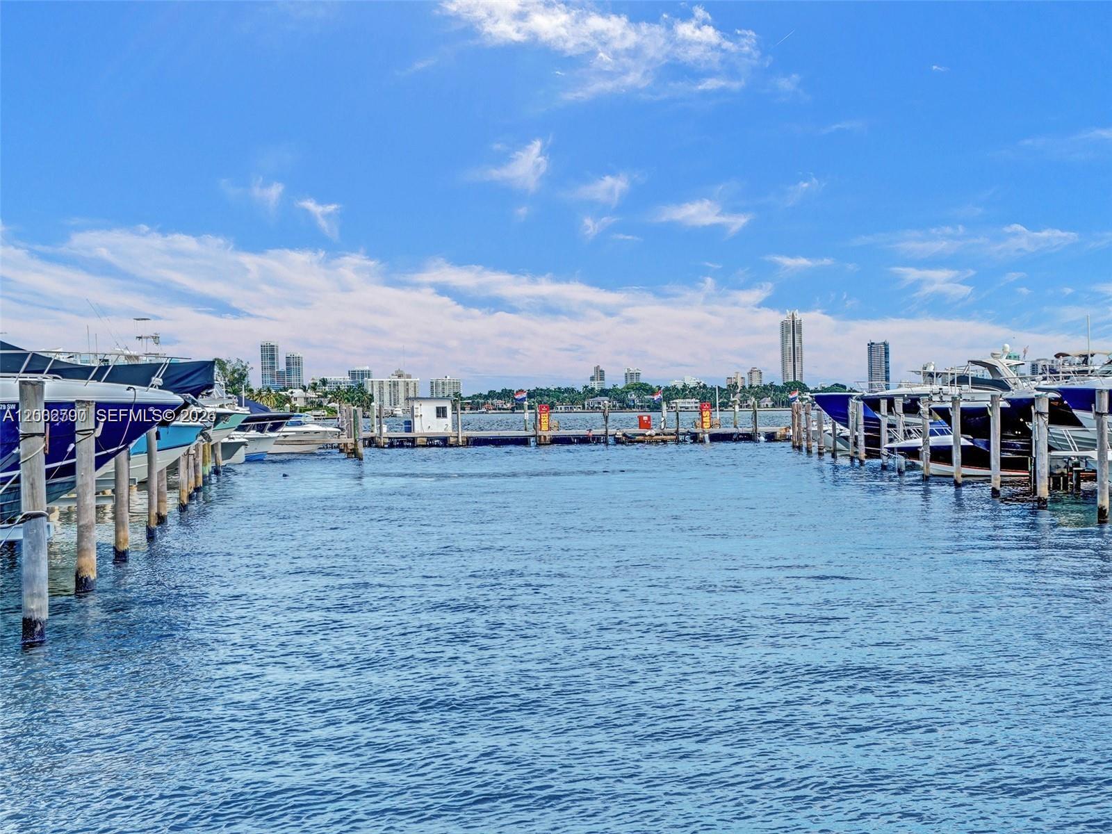 7601 E Treasure Dr 417