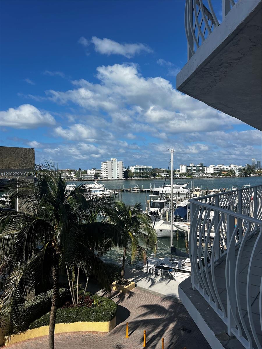 THE GRANDVIEW PALACE COND - Residential Lease