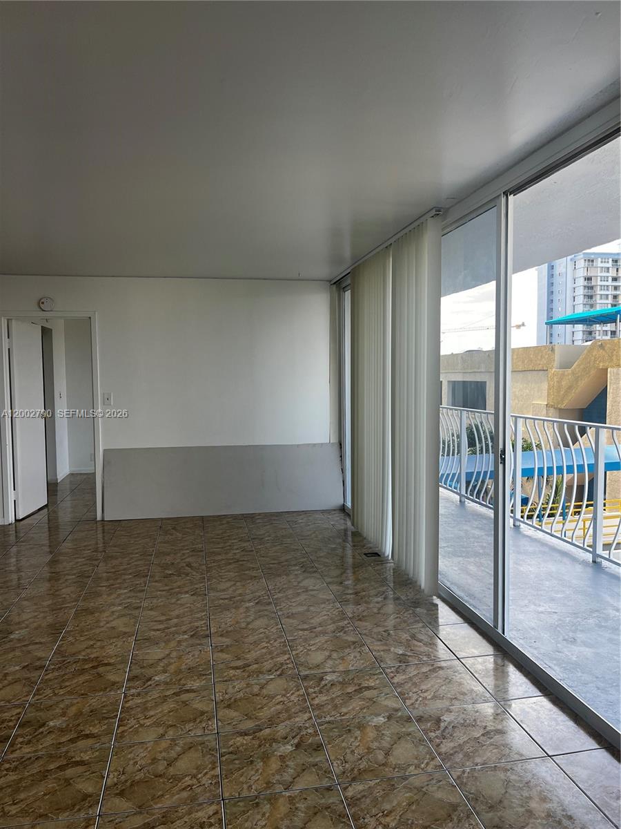 THE GRANDVIEW PALACE COND - Residential Lease