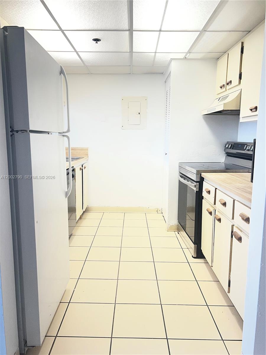 7601 E Treasure Dr 417