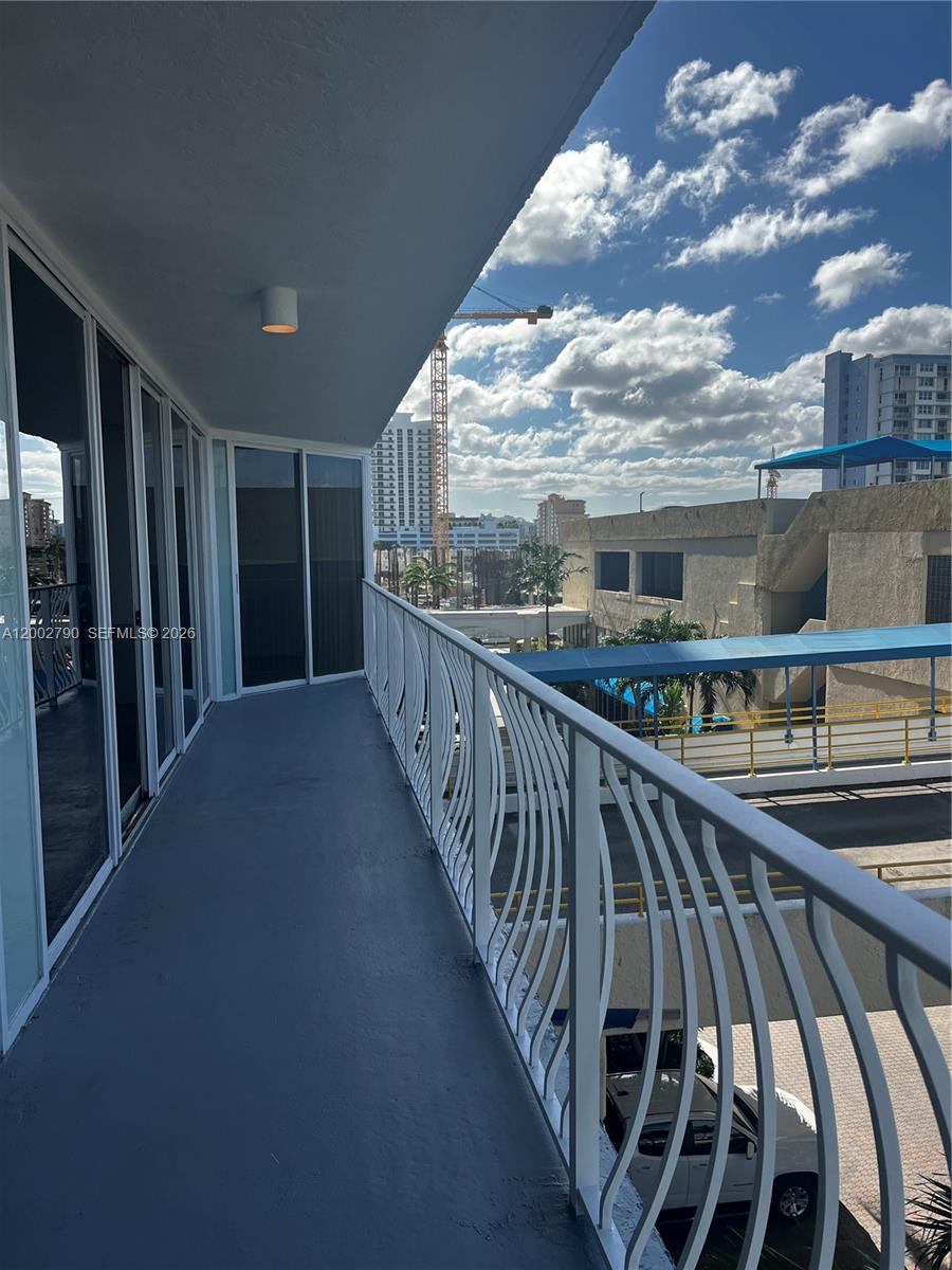 THE GRANDVIEW PALACE COND - Residential Lease