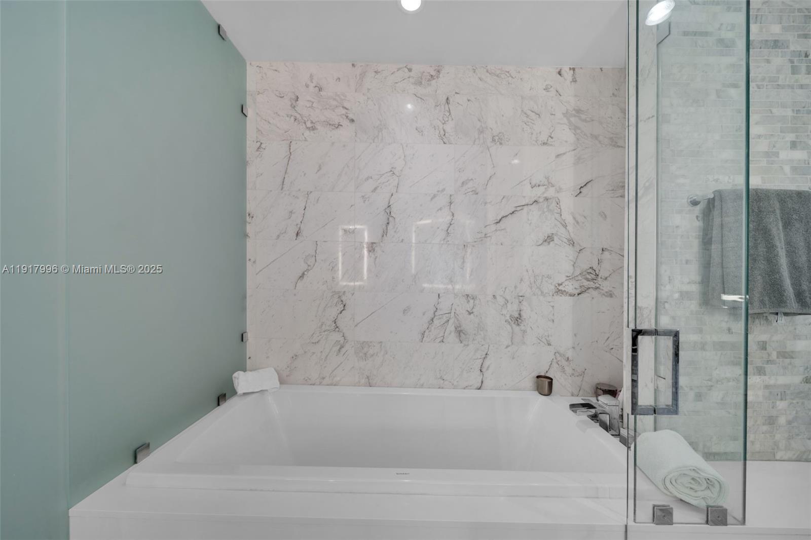 PARAMOUNT MIAMI WORLDCENT - Residential