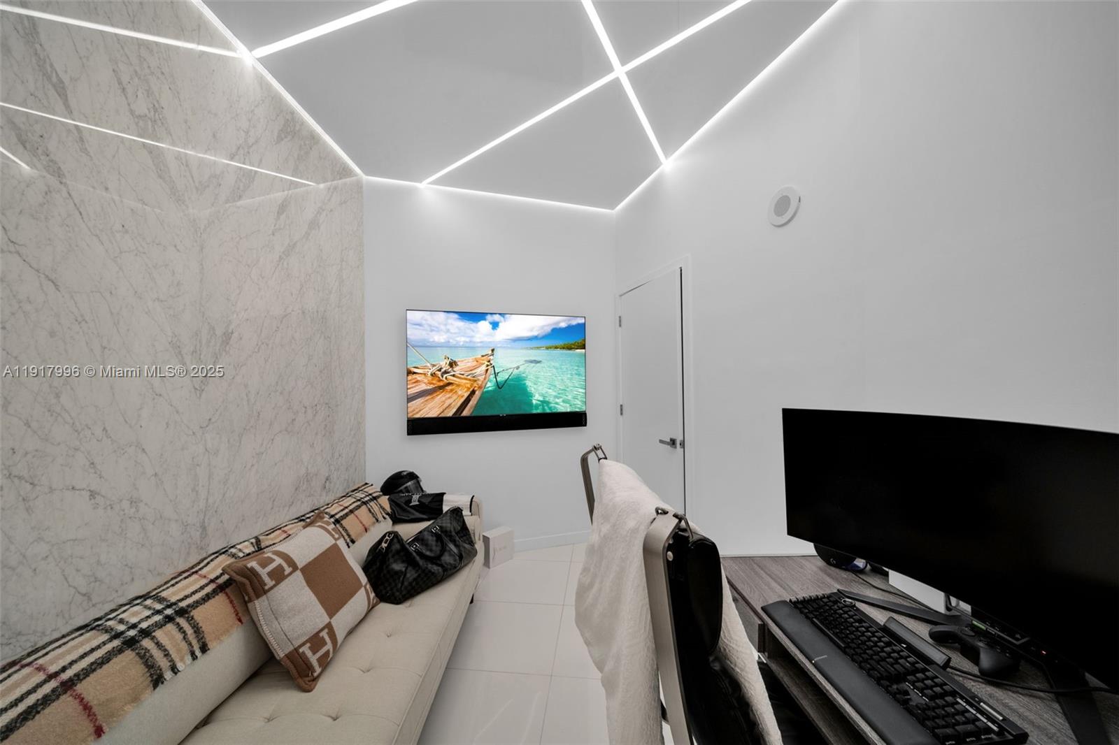 PARAMOUNT MIAMI WORLDCENT - Residential