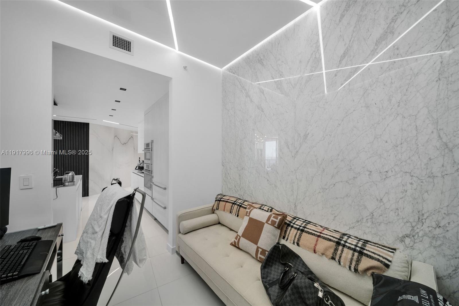 PARAMOUNT MIAMI WORLDCENT - Residential