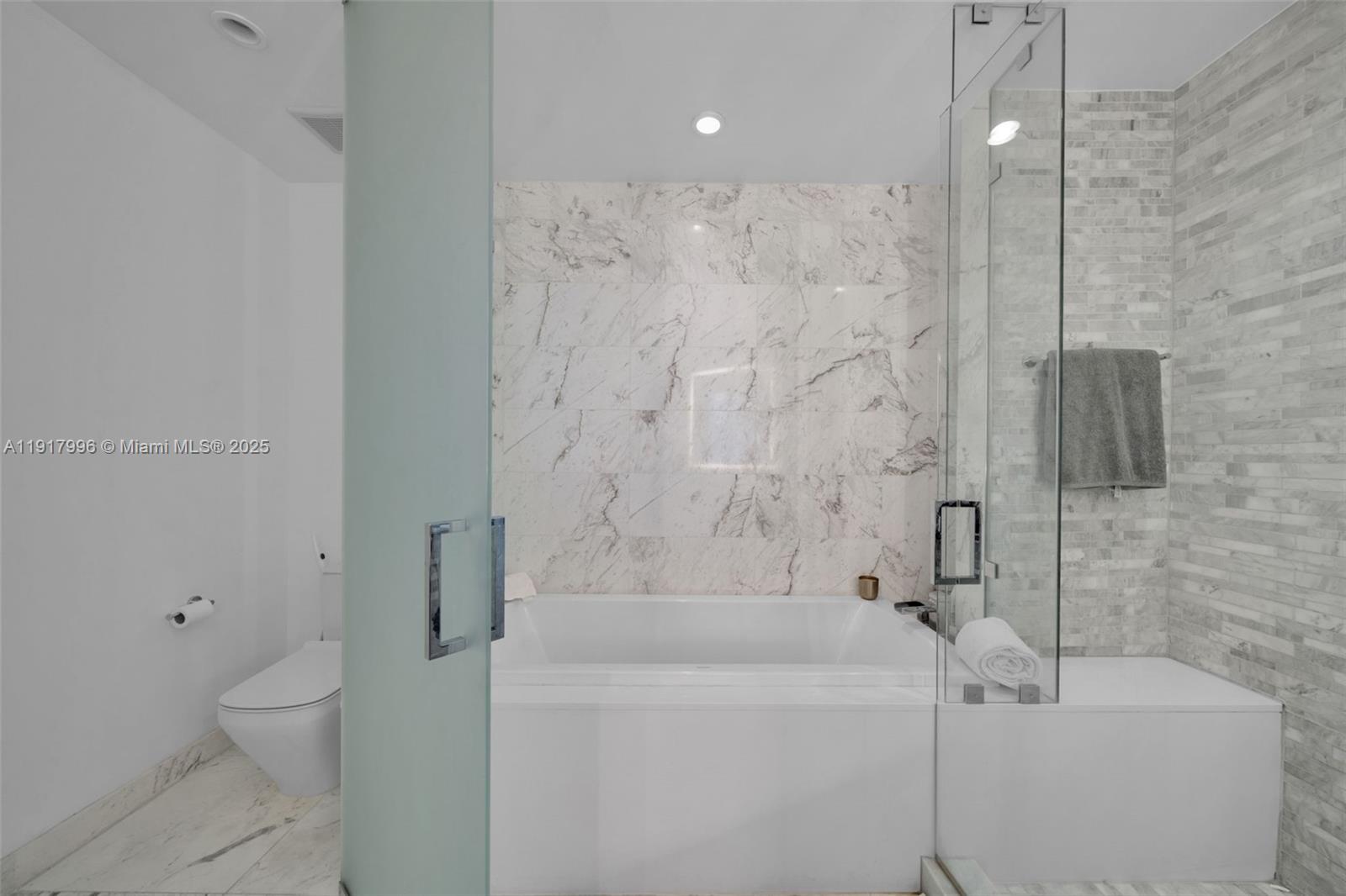 PARAMOUNT MIAMI WORLDCENT - Residential